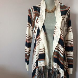 🧶 Knitted Stripped Sweater Wrap